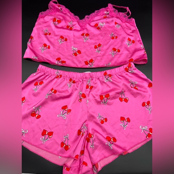 Colsie pink with red‎ heart cherries satin PJ set size L. NWOT - Picture 1 of 4